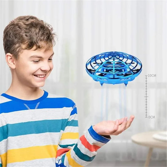 UFOBoll – Flygande leksak med handstyrning